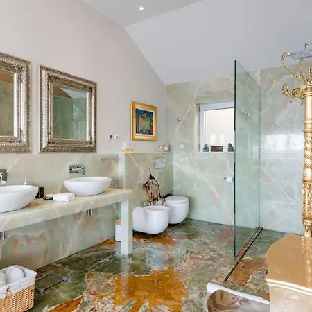 Casa Del Mare Villa *